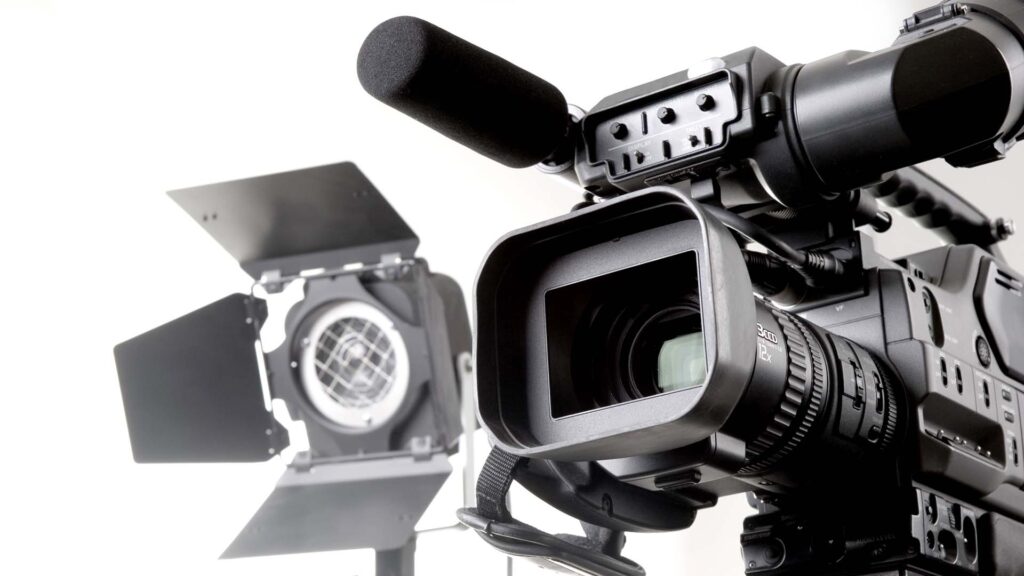 dv camcorder and light